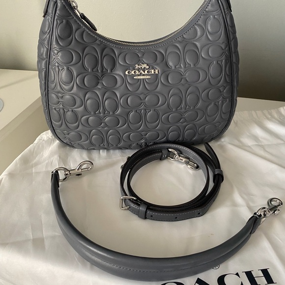 Coach Teri Shoulder Bag In Signature Leather - Picture 6 of 10